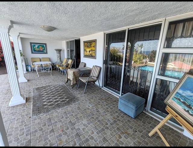 4 BEDROOM HOUSE FOR SALE IN UVONGO BEACH
